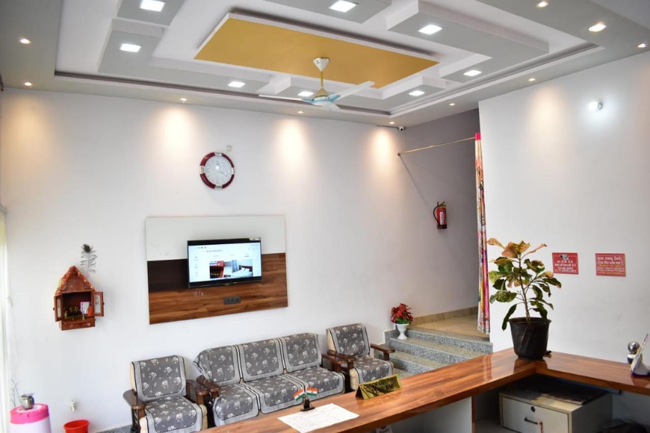 Hotel Rudra Residency Near Railway Station Mathura Exteriör bild
